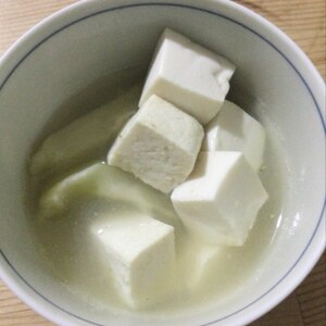 木綿豆腐とブロッコリーの茎の味噌汁